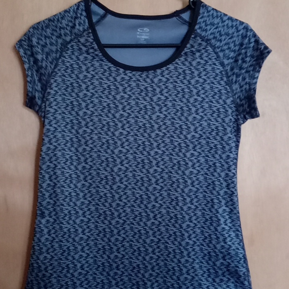 Tee shirt